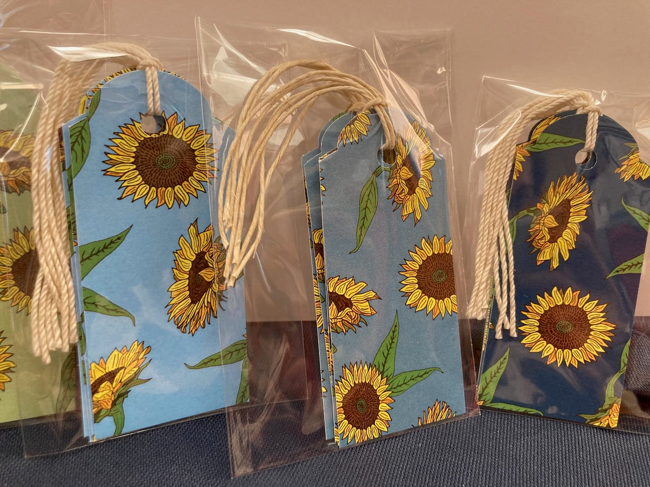 Single set of 4 Sunflower Gift Tags (4-pack, 10 color choices)